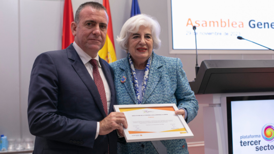 entrega del reconocimiento a Femxa como embajadora de la casilla empresa solidaria