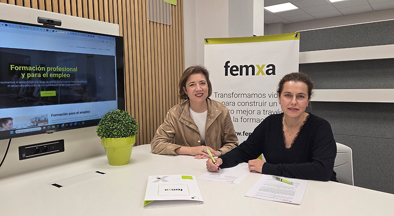 Sonia Río y Montse Bastante firman el convenio de adhesión de Femxa como socia de la Fundación Diversidad