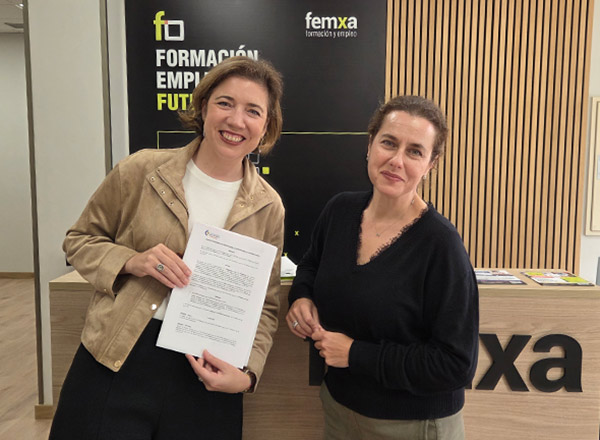 Sonia Río y Montse Bastante firman el convenio de adhesión de Femxa como socia de la Fundación Diversidad