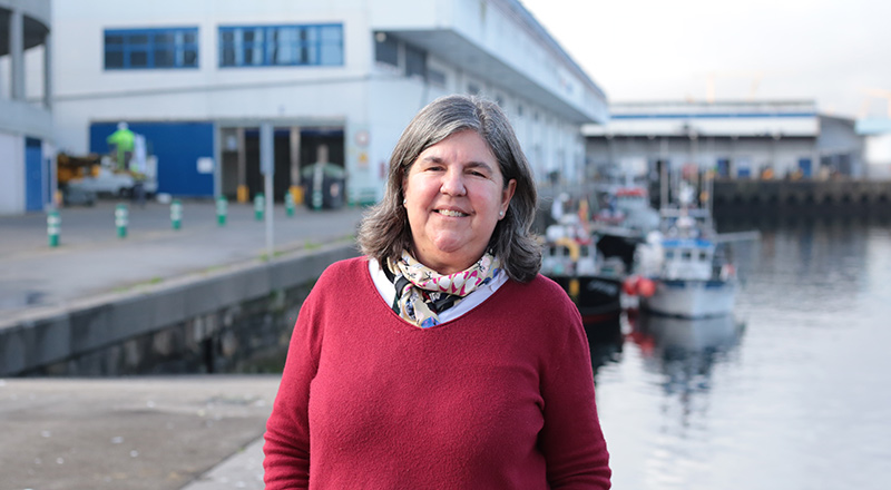 Rosa Meijide posa en el puerto de Vigo