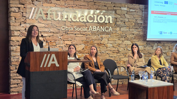 Mamen López, de Femxa en la presentación del proyecto Pegadas en las Buenas prácticas de Grandes Empresas Mamen López, de Femxa en la presentación de las Buenas prácticas de Grandes Empresas